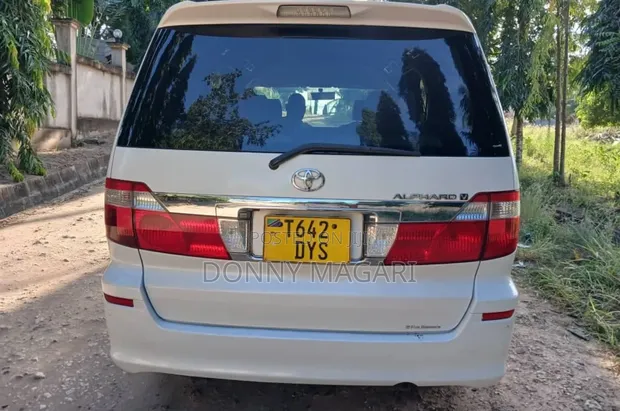 Toyota Alphard 2005 White - 1