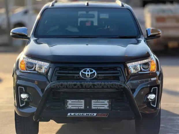 2019 Toyota Hilux Double Cabin - 1