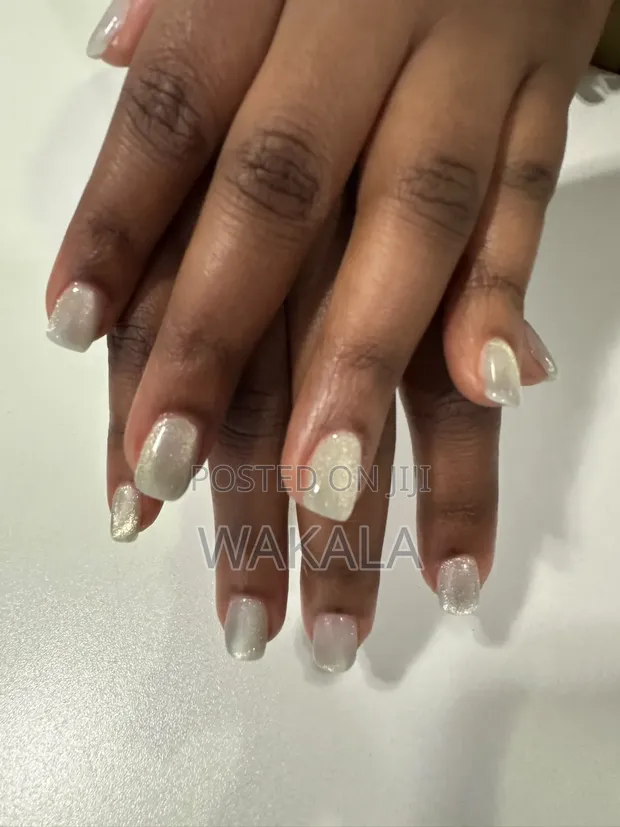 Hard Gel Nails - Pearl White Cat Eye | Short Squoval - 1