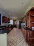 4 Bedroom House for Rent in Oyster Bay - 4