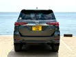 Toyota Fortuner 2016 Nyeusi - 2