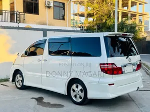 Toyota Alphard 2006 - Pearl White