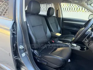 Mitsubishi Outlander PHEV 2015 Gray