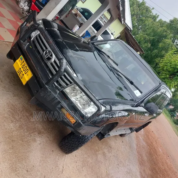Toyota Land Cruiser GX 2005 Black - 1