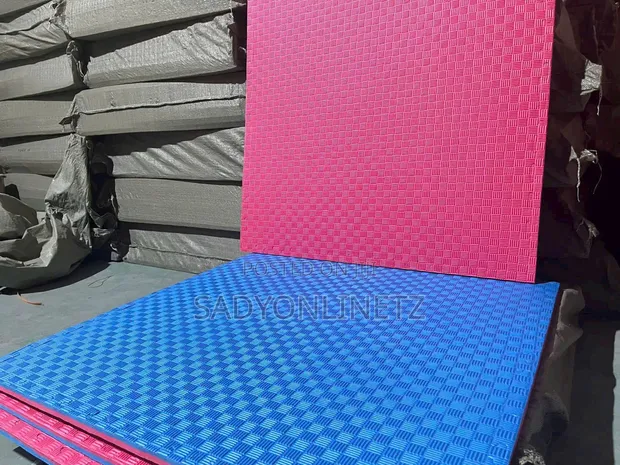 Interlocking Gym Floor Mats 1m x 1m x 2.5cm - 1