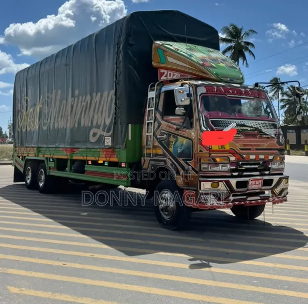 Mitsubishi Fuso Tandem Truck - 1