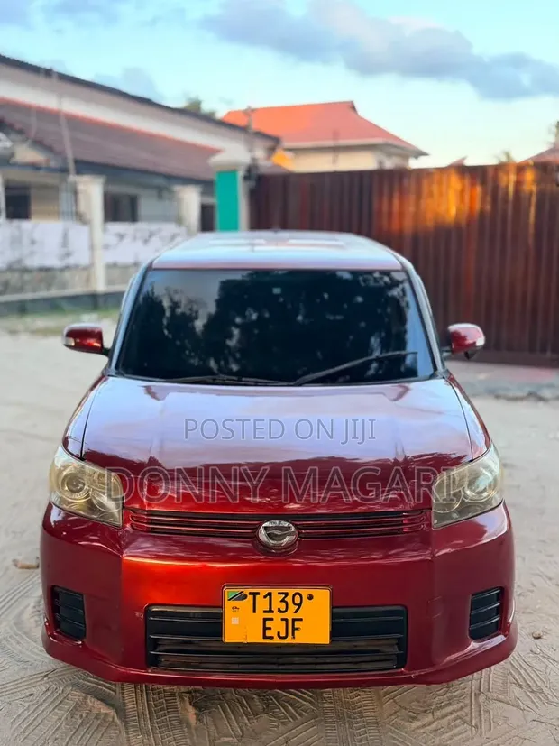 Toyota Corolla Rumion 2009 Red - 1