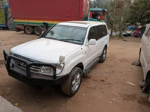 Toyota Land Cruiser VX V8 2001