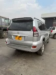 Toyota Land Cruiser Prado 2005 Silver - 2