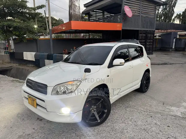 Toyota RAV4 1.8 2007 White - 1