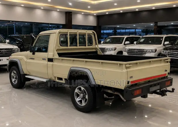 Toyota Land Cruiser HZJ79 Pickup 2015 Beige - 1