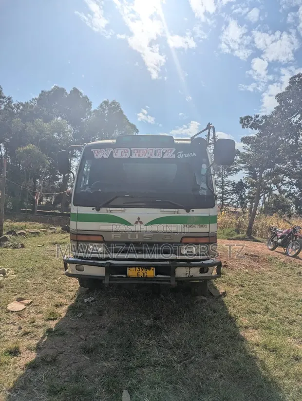 Mitsubishi Fuso Tipper Truck - 1