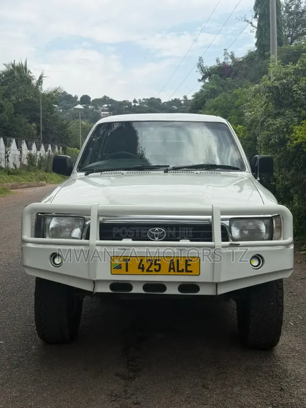 Toyota Hilux 2000 Double Cab Off-White - 1