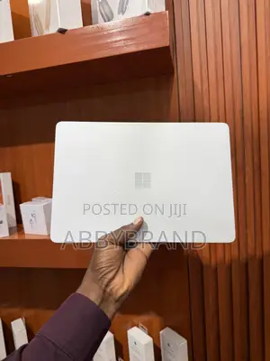 Microsoft Surface Laptop SE 11" 8GB RAM 128GB SSD