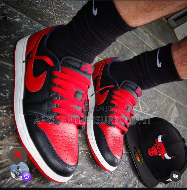 Nike Air Jordan Retro Low Sneakers - 1