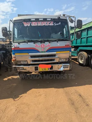 Mitsubishi Fuso Tipper V8 2006 Grey