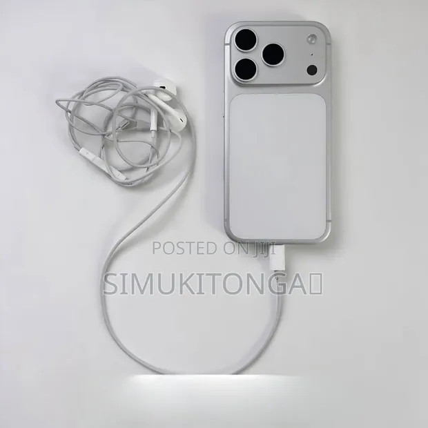 Original Apple iPhone USB-C Earphones - 1