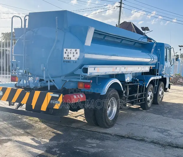 Mitsubishi Fuso Lori la Mizinga ya Maji Taka (10,000L) - 1