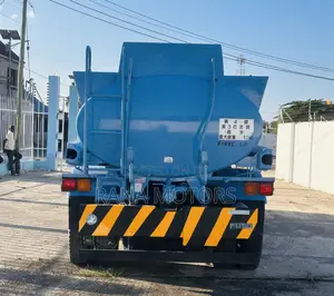Mitsubishi Fuso Lori la Mizinga ya Maji Taka (10,000L)