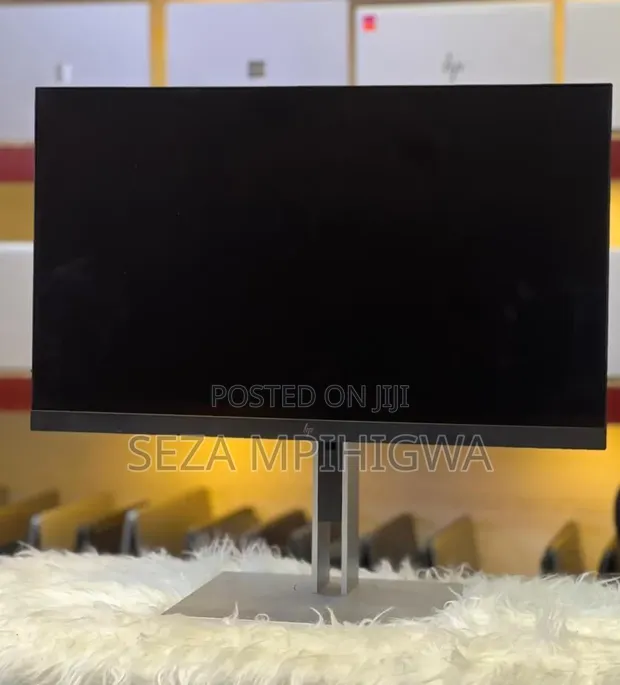 HP E24 G4 Flameless Monitor - 1