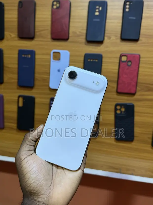 Apple iPhone 17 256GB White - 1