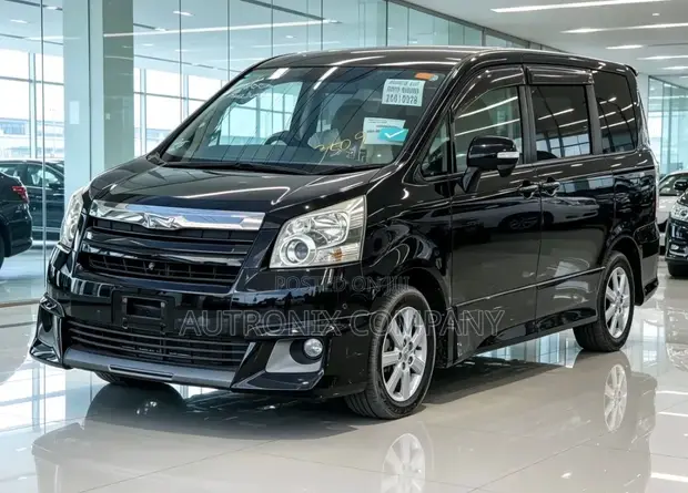 Toyota Noah 2007 Nyeusi - 1