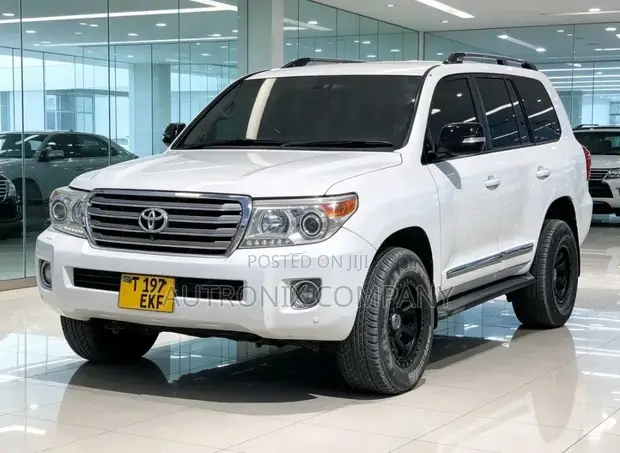 Toyota Land Cruiser 2015 White - 1