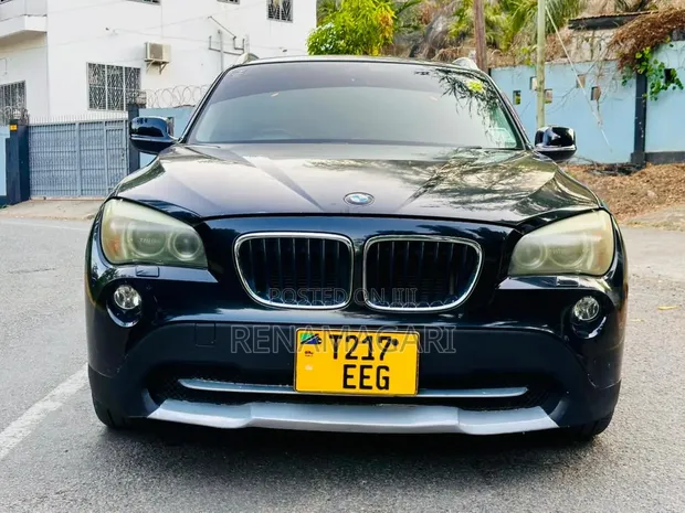 BMW X1 2012 Black - 1