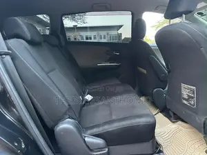 Toyota Wish 2011 Nyeusi