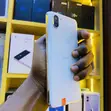 Sharp Aquos R2 64GB Nyeupe - 3