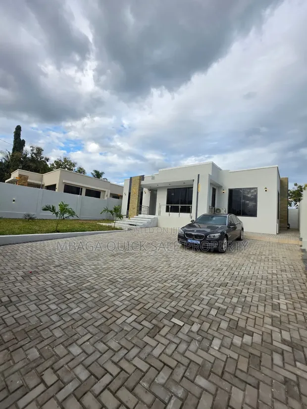 3 Bedroom House for Sale in Goba Lastanza - 1