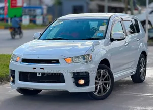 Mitsubishi Outlander 2012 Nyeupe