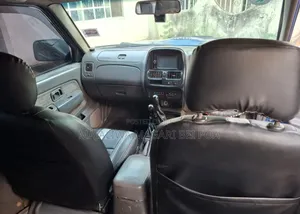 Nissan Hardbody 1992 Bluu