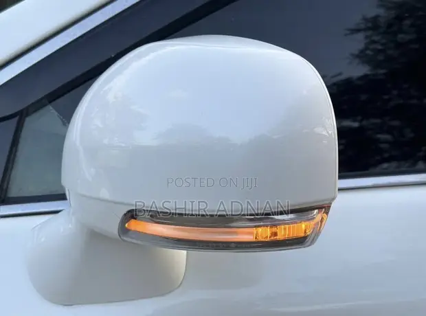 Toyota Crown Athlete 2009 White - 1