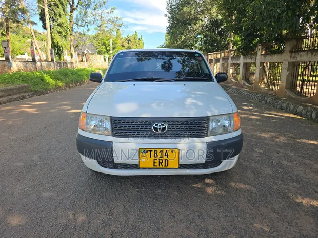 Toyota Probox 2007 White - 1