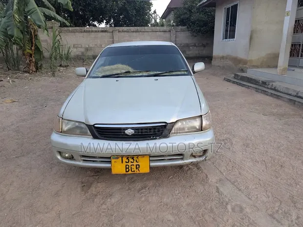 Toyota Corona Premio 1996 Nyeupe - 1