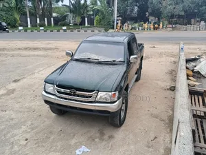 Toyota Hilux 2004 Double Cabin