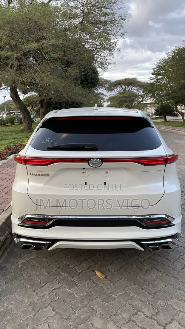 Toyota Harrier 2022 White - 1