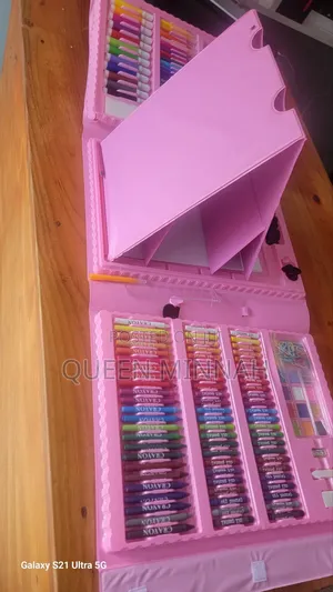 Super Mega Art Set 208 Pieces