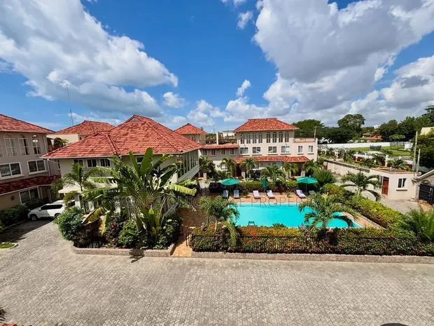 Furnished 4-Bedroom Apartment for Rent in Oyster Bay - 1