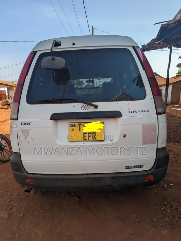 Toyota TownAce Noah 2001 - Rangi ya L Pearl - 1
