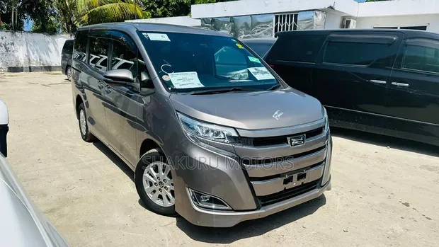 Toyota Noah 2020 - 1