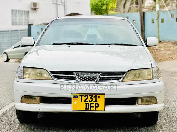 Toyota Carina 2000 White - 1