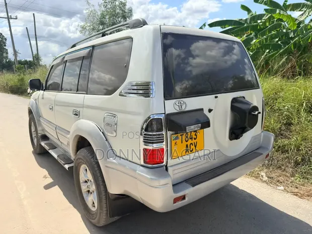 Toyota Land Cruiser Prado 2002 White - 1