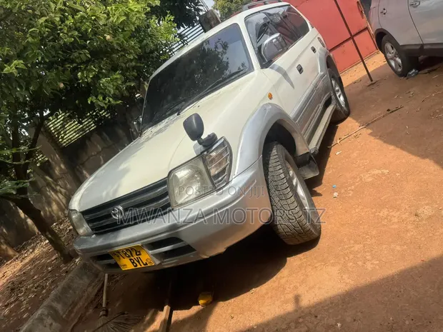 Toyota Land Cruiser Prado 1996 White - 1