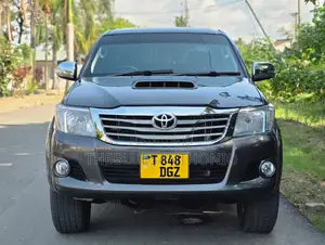 Toyota Hilux 2015 Double Cab Pickup