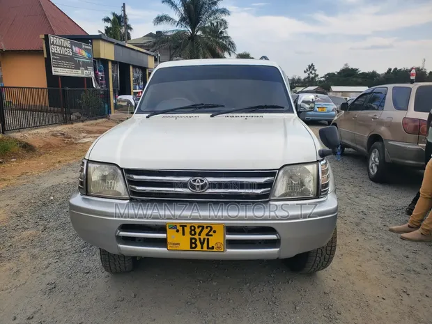 Toyota Land Cruiser Prado 1998 White - 1