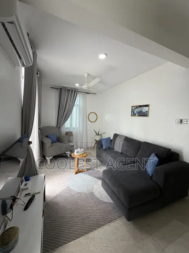 Furnished 2-Bedroom Apartment for Rent, Oyster Bay - 1
