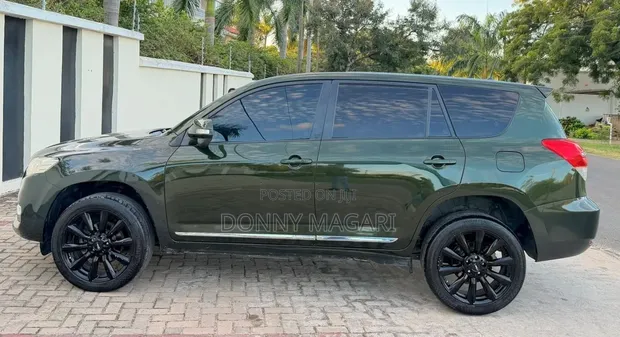 Toyota Vanguard 2010 Green - 1