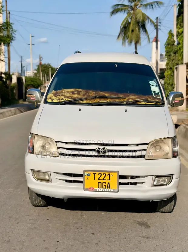 Toyota Noah 2003 - 1